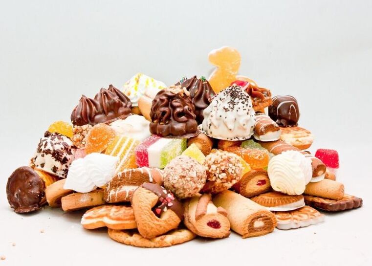 Tiem, kas vēlas zaudēt svaru, vajadzētu izvairīties no saldumiem un konditorejas izstrādājumiem. 