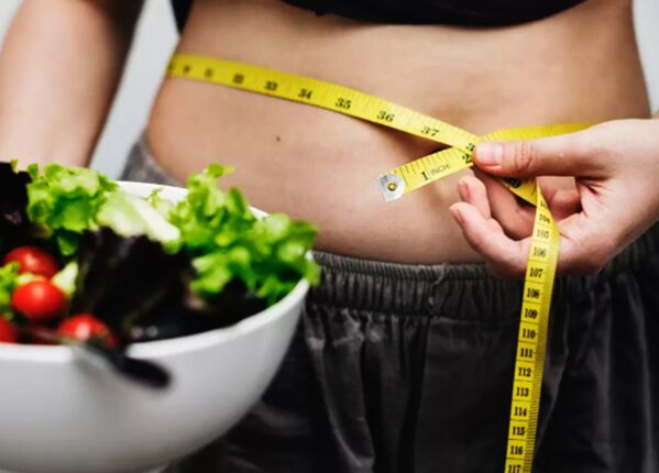 zaudēt svaru, ievērojot diētu ar zemu ogļhidrātu saturu